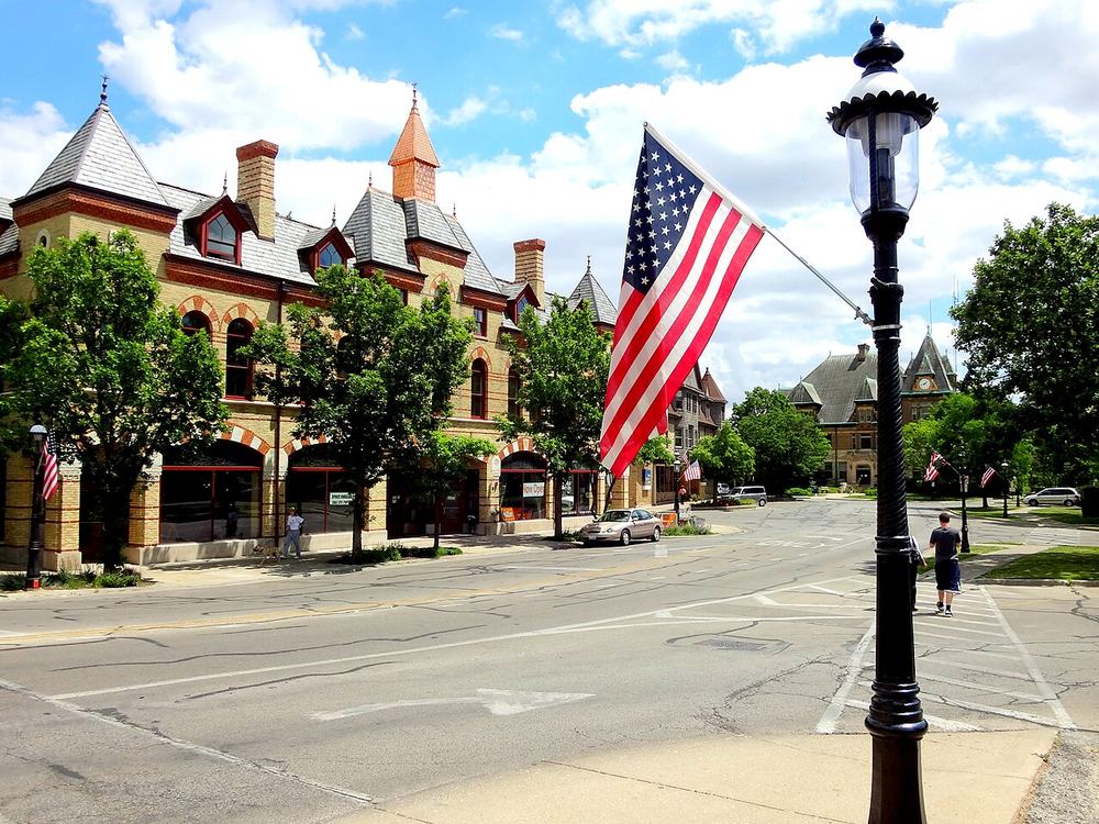 A curving tree-lined street in Riverside, Illinois