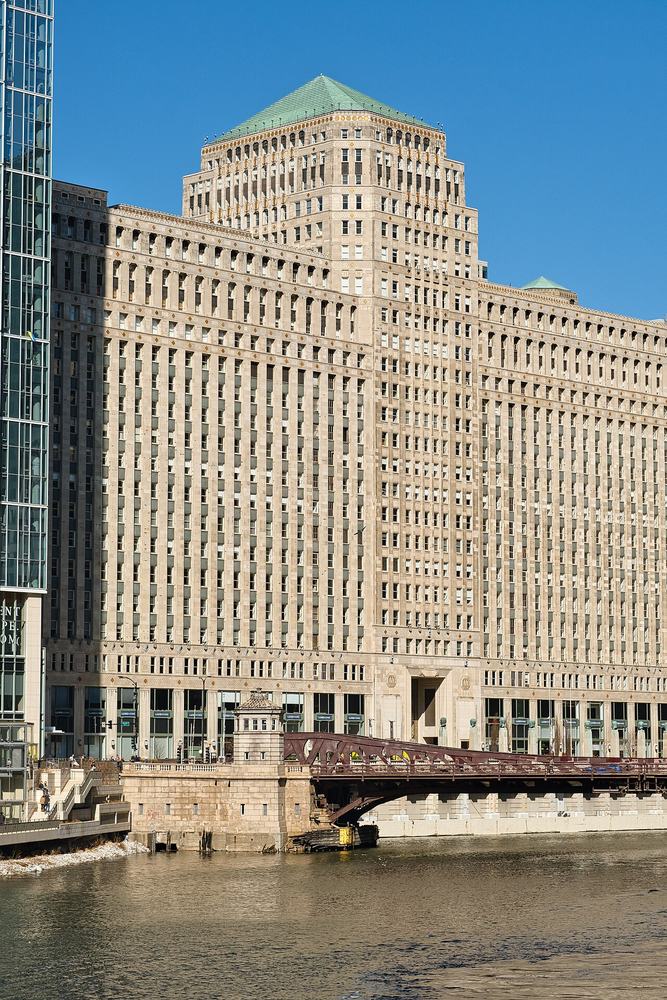 The Merchandise Mart filling two blocks along the river